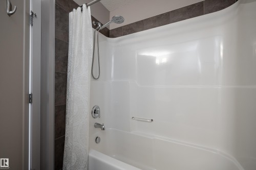 58 1391 Starling Drive, Edmonton, AB - Indoor Photo Showing Bathroom