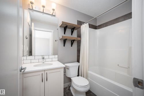 58 1391 Starling Drive, Edmonton, AB - Indoor Photo Showing Bathroom