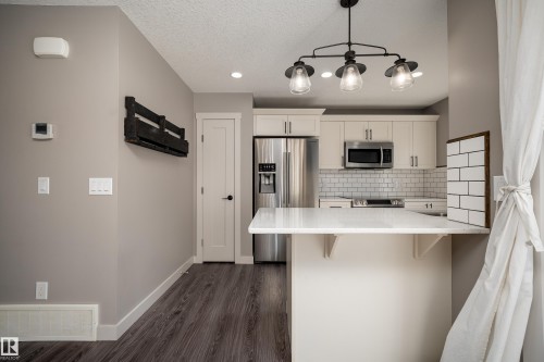 58 1391 Starling Drive, Edmonton, AB - Indoor Photo Showing Kitchen With Upgraded Kitchen