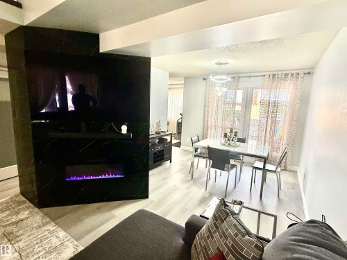 5451 Hill View Crescent, Edmonton, AB - Indoor