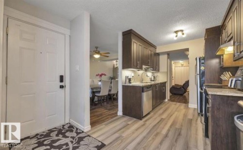 5451 Hill View Crescent, Edmonton, AB - Indoor Photo Showing Kitchen