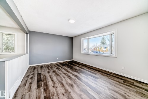8615 42A Avenue, Edmonton, AB - Indoor Photo Showing Other Room