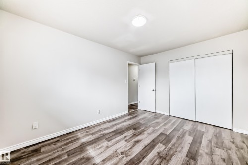 8615 42A Avenue, Edmonton, AB - Indoor Photo Showing Other Room