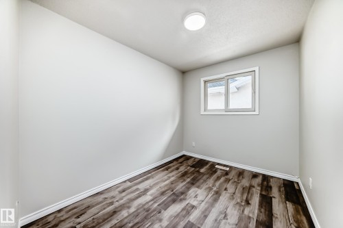 8615 42A Avenue, Edmonton, AB - Indoor Photo Showing Other Room