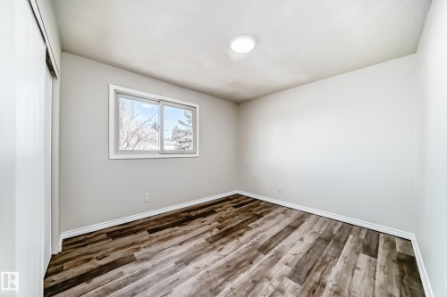 8615 42A Avenue, Edmonton, AB - Indoor Photo Showing Other Room
