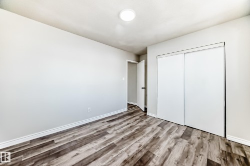8615 42A Avenue, Edmonton, AB - Indoor Photo Showing Other Room