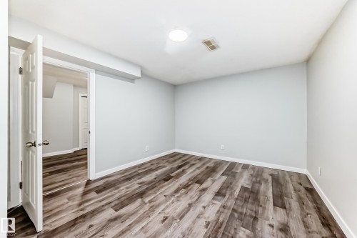8615 42A Avenue, Edmonton, AB - Indoor Photo Showing Other Room