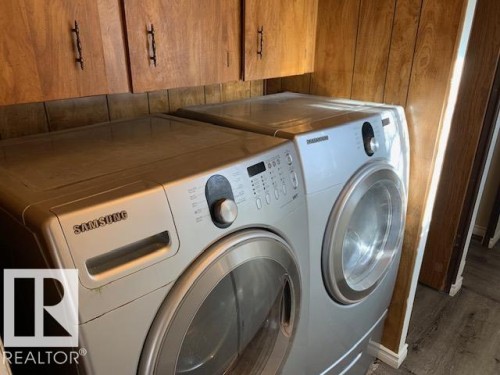 333 Juniper Place, Edmonton, AB - Indoor Photo Showing Laundry Room