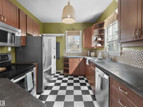 9808 90 Avenue, Edmonton, AB - Indoor Photo Showing Kitchen