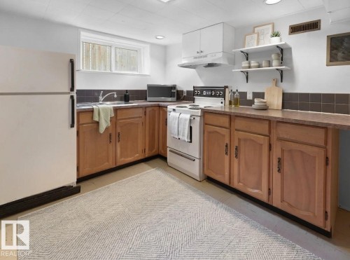 9808 90 Avenue, Edmonton, AB - Indoor Photo Showing Kitchen