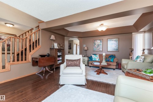 687 Meadowview Drive, Sherwood Park, AB - Indoor Photo Showing Living Room