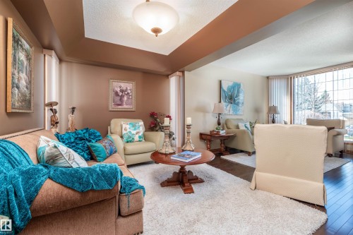 687 Meadowview Drive, Sherwood Park, AB - Indoor Photo Showing Living Room