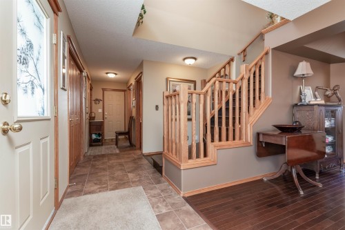 687 Meadowview Drive, Sherwood Park, AB - Indoor Photo Showing Other Room