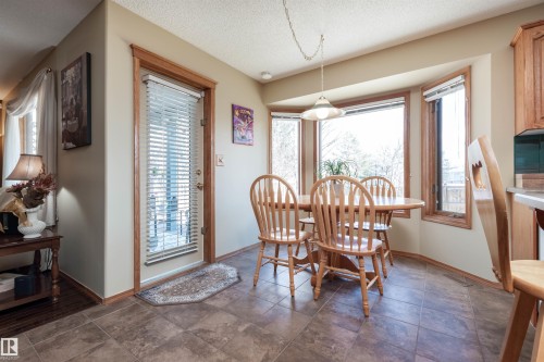 687 Meadowview Drive, Sherwood Park, AB - Indoor Photo Showing Dining Room