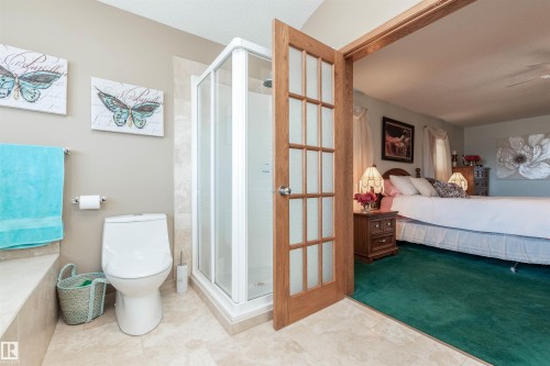 687 Meadowview Drive, Sherwood Park, AB - Indoor Photo Showing Bathroom