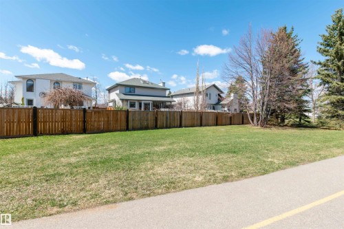 687 Meadowview Drive, Sherwood Park, AB - Outdoor