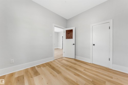 11828 50 St, Edmonton, AB - Indoor Photo Showing Other Room