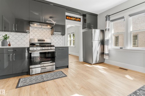 11828 50 St, Edmonton, AB - Indoor Photo Showing Kitchen With Stainless Steel Kitchen With Upgraded Kitchen