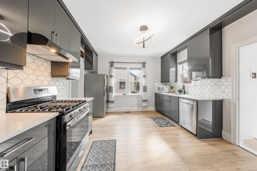 11828 50 St, Edmonton, AB - Indoor Photo Showing Kitchen With Upgraded Kitchen