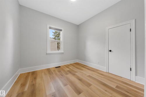 11828 50 St, Edmonton, AB - Indoor Photo Showing Other Room