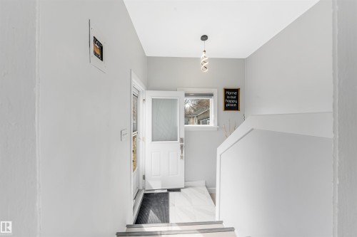 11828 50 St, Edmonton, AB - Indoor Photo Showing Other Room