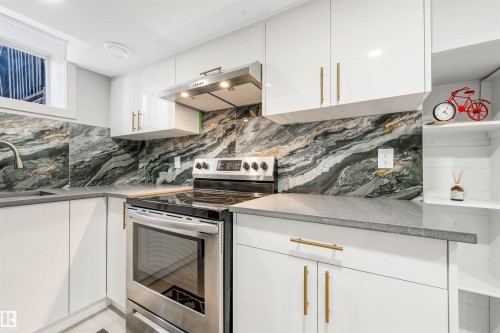 11828 50 St, Edmonton, AB - Indoor Photo Showing Kitchen