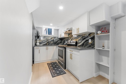 11828 50 St, Edmonton, AB - Indoor Photo Showing Kitchen