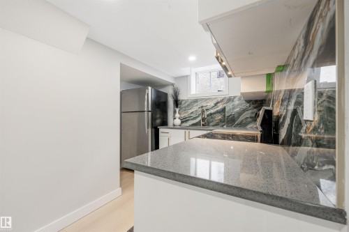 11828 50 St, Edmonton, AB - Indoor Photo Showing Kitchen