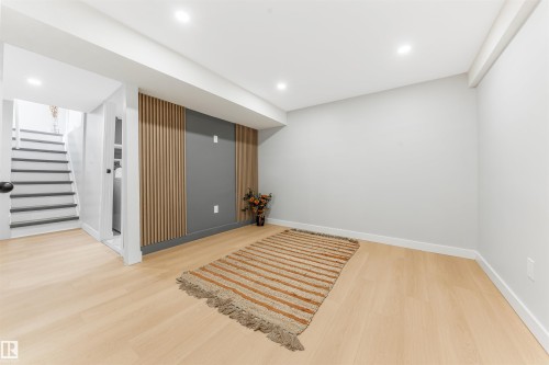 11828 50 St, Edmonton, AB - Indoor