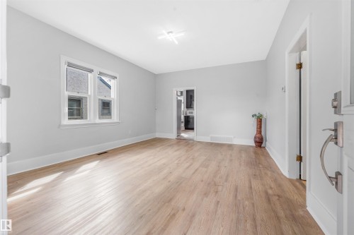 11828 50 St, Edmonton, AB - Indoor Photo Showing Other Room