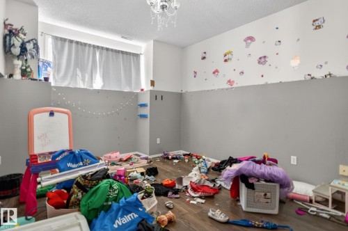 Image quality insufficient for description - 64 3311 58 Street, Edmonton, AB - Indoor