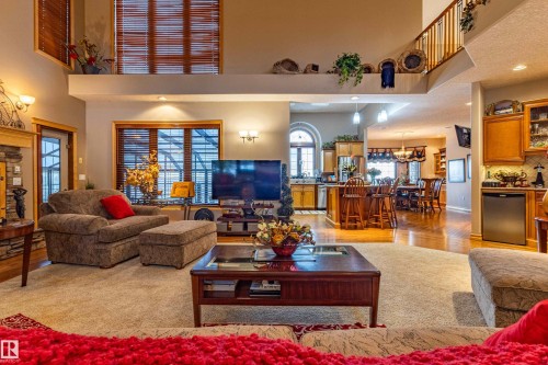 22031 Twp Rd 472, Rural Wetaskiwin County, AB - Indoor Photo Showing Living Room