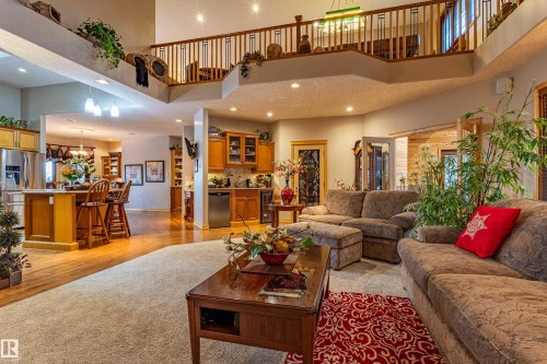22031 Twp Rd 472, Rural Wetaskiwin County, AB - Indoor Photo Showing Living Room