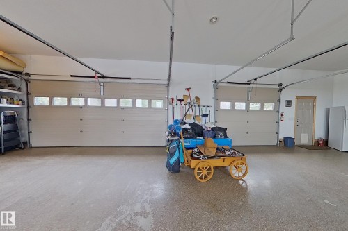 22031 Twp Rd 472, Rural Wetaskiwin County, AB - Indoor Photo Showing Garage