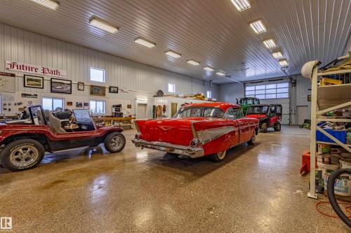 22031 Twp Rd 472, Rural Wetaskiwin County, AB - Indoor Photo Showing Garage