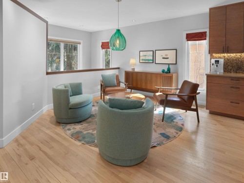 9815 90 Avenue, Edmonton, AB - Indoor Photo Showing Other Room