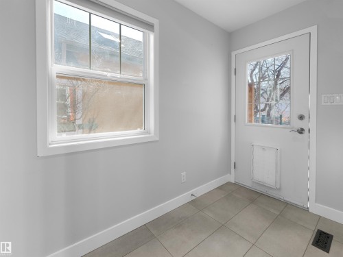 9815 90 Avenue, Edmonton, AB - Indoor Photo Showing Other Room