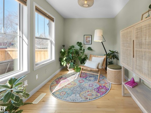 9815 90 Avenue, Edmonton, AB - Indoor Photo Showing Other Room