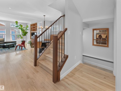 9815 90 Avenue, Edmonton, AB - Indoor Photo Showing Other Room