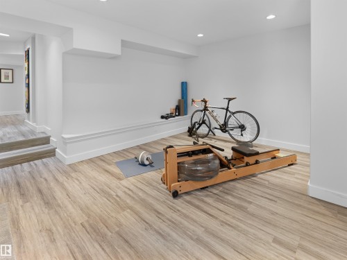9815 90 Avenue, Edmonton, AB - Indoor Photo Showing Other Room