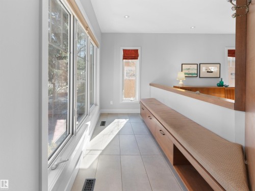 9815 90 Avenue, Edmonton, AB - Indoor Photo Showing Other Room