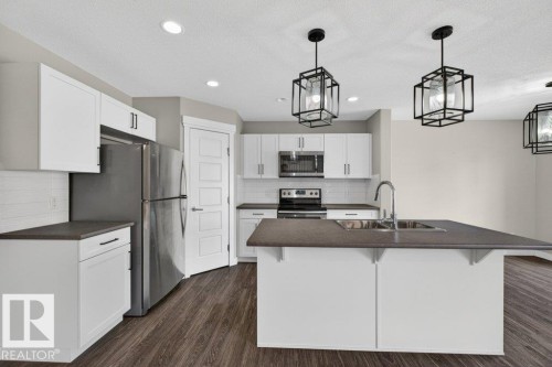 1363 Adamson Drive, Edmonton, AB - Indoor Photo Showing Kitchen
