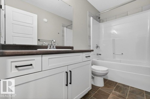 1363 Adamson Drive, Edmonton, AB - Indoor Photo Showing Bathroom