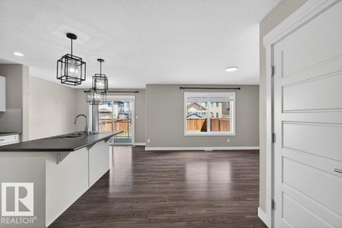 1363 Adamson Drive, Edmonton, AB - Indoor Photo Showing Kitchen