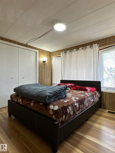 192 Lee Ridge Road, Edmonton, AB - Indoor Photo Showing Bedroom