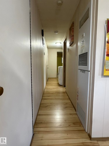 192 Lee Ridge Road, Edmonton, AB - Indoor Photo Showing Other Room