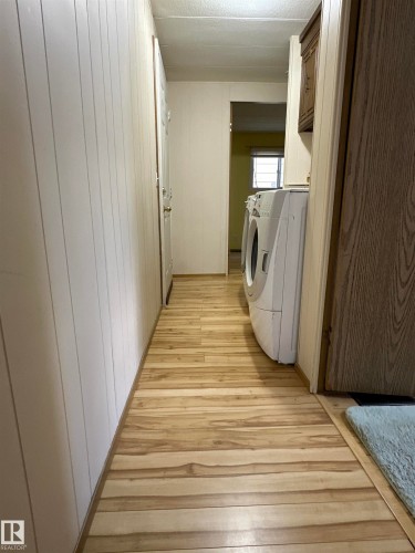 192 Lee Ridge Road, Edmonton, AB - Indoor Photo Showing Laundry Room