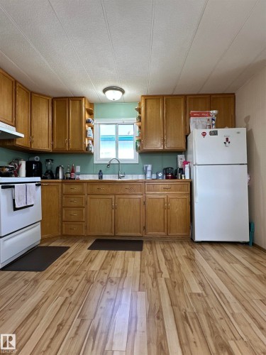 192 Lee Ridge Road, Edmonton, AB - Indoor Photo Showing Kitchen
