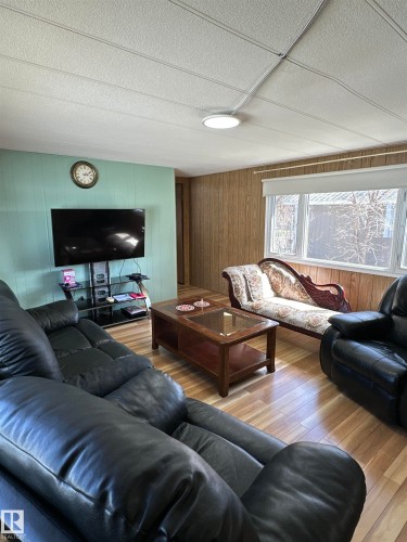192 Lee Ridge Road, Edmonton, AB - Indoor Photo Showing Living Room