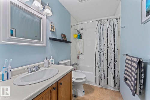 1815 Forest Drive, Cold Lake, AB - Indoor Photo Showing Bathroom